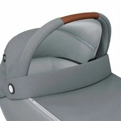 Maxi-Cosi Jade Kinderwagenaufsatz Essential Grey Gruppe 0/0+ (0-12 Kg) | Auch Im Auto Nutzbar -Kinderwagen 1510050110 2020 maxicosi carrycot jade grey essentialgrey designedfinition zoom