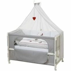 Roba Room Bed Adam & Eule, Weiß Lackiert Babybett Mit Bettwäscheset, Matratze, Himmelstange