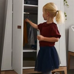 Leander Luna Kleiderschrank Klein Grau/Eiche -Kinderwagen 720210 03 leander luna wardrobe small white oak 1 1