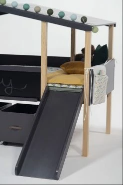 Nature Kid Cory Hausbett Anthrazit Mit Rutsche Liegefläche 90 X 200 -Kinderwagen cory kinderzimmer bett 002