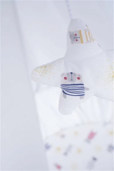 Mionido Stubenwagen Maxi Weiß Pyjamabär Gelb Mit Garnierung, Matratze Und Matratzenbezug 4 Mionido Stubenwagen Maxi Weiß Pyjamabär Gelb Mit Garnierung, Matratze Und Matratzenbezug – Bild 4