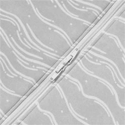 Ergobaby On The Move Schlummersack L 18-36 Silver Waves Dick TOG 2.5 -Kinderwagen otm sleep bag silver waves 25 1 1